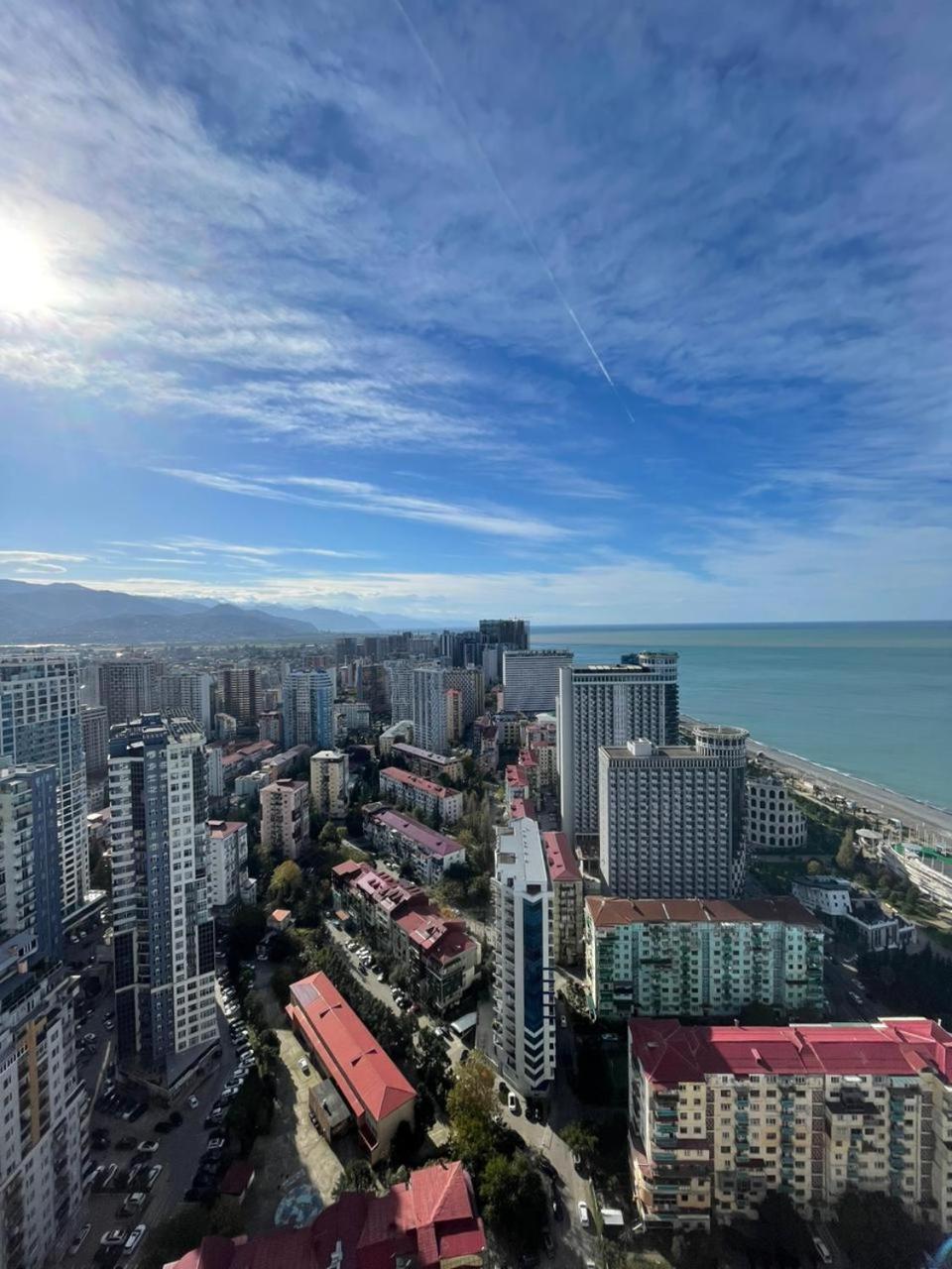 Orbi Сity Sunny Apartments High Floor บาทูมิ ภายนอก รูปภาพ