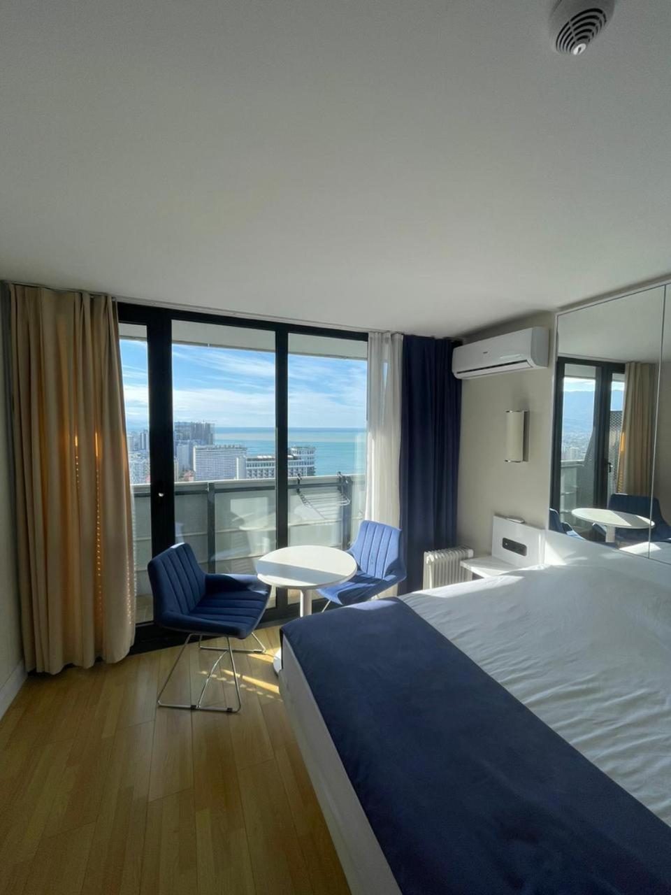 Orbi Сity Sunny Apartments High Floor บาทูมิ ภายนอก รูปภาพ